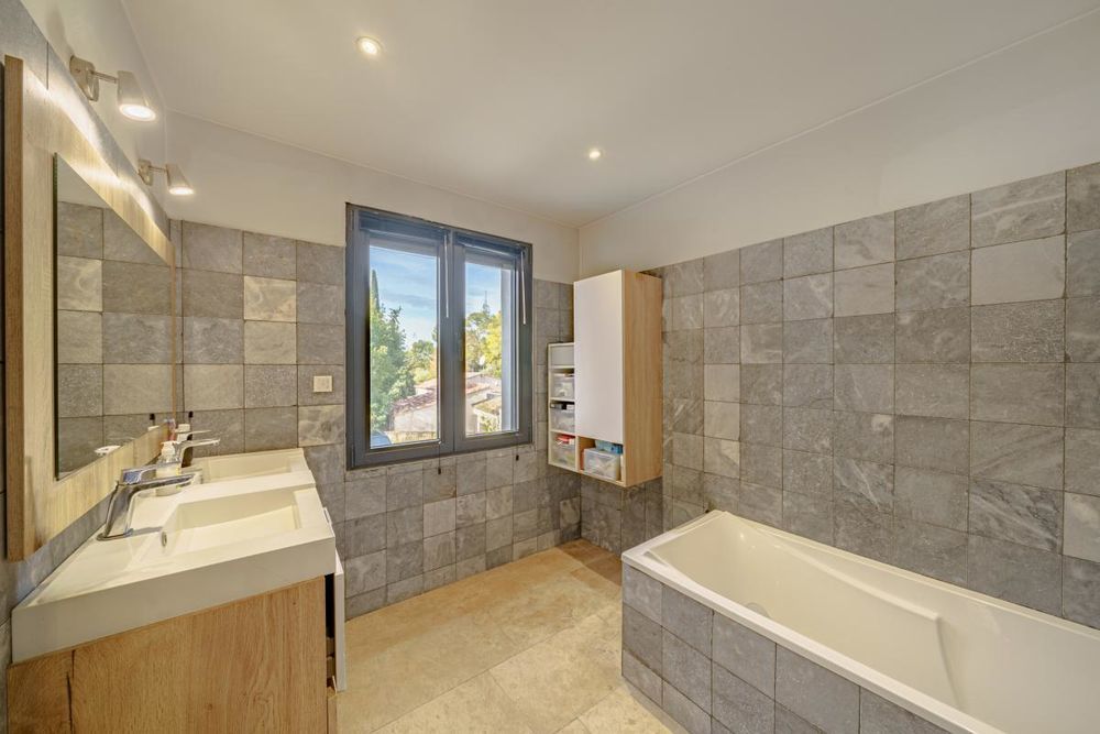 � vendre  Villa Aix-en-Provence (13100)