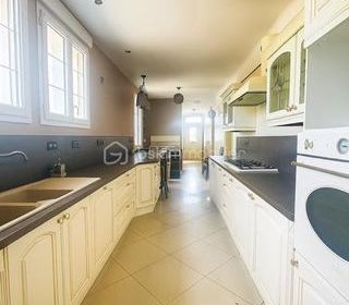  Propri�t�/ch�teau � vendre 8 pi�ces 180 m�