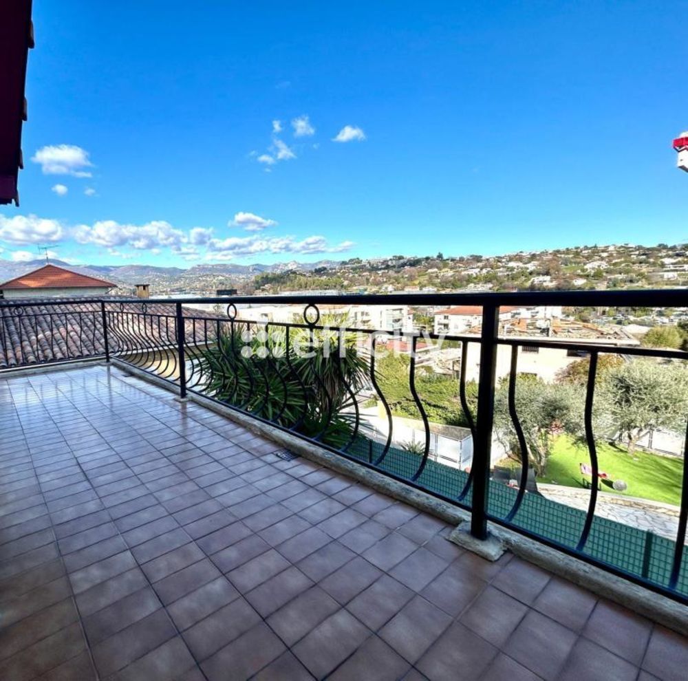 � vendre  Villa Cagnes-sur-Mer (06800)