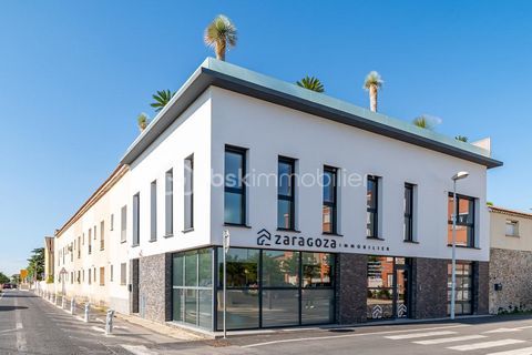 Unique &agrave; FRONTIGNAN Local commercial ou professionnel de 100 m2 environ sur axe principal 439000 34110 Frontignan