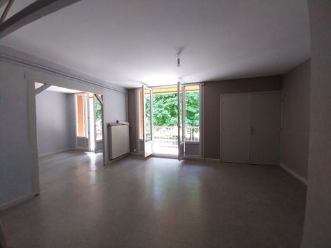   Appartement Type 5 avec Balcon et Garage Appartement - 5 pi�ce(s) - 96 m�
