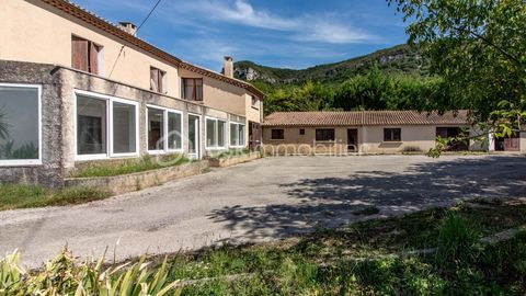   EXCLUSIVIT� � Dr�me proven�ale, secteur proche La B�gude de Mazenc � Propri�t�  � r�nover - 14 hectares avec d�pendances Propri�t�/ch�teau - 9 pi�ce(s) - 160 m�