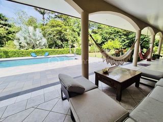  Villa � vendre 4 pi�ces 200 m�