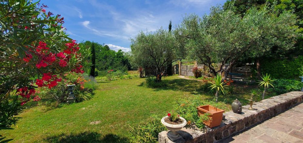 � vendre  Propri�t�/ch�teau Payzac (07230)