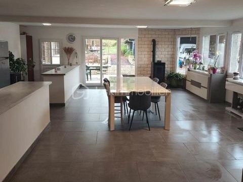   belle maison de 179m2 Maison - 8 pi�ce(s) - 179 m�