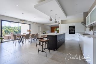  Maison � vendre 10 pi�ces 300 m�