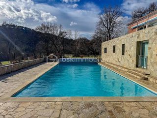  Propri�t�/ch�teau � vendre 14 pi�ces 570 m�