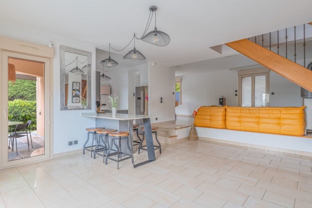 � vendre  Villa Lyon 5