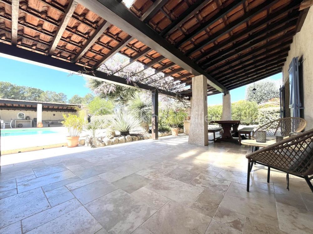 � vendre  Villa Bagnols-en-For�t (83600)