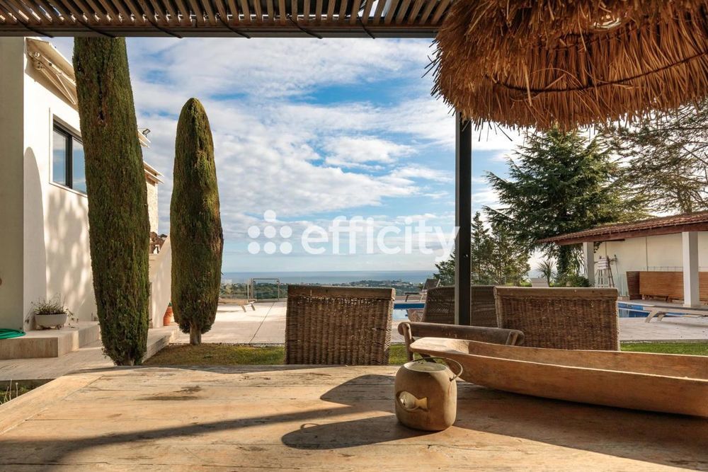 � vendre  Villa Vallauris (06220)