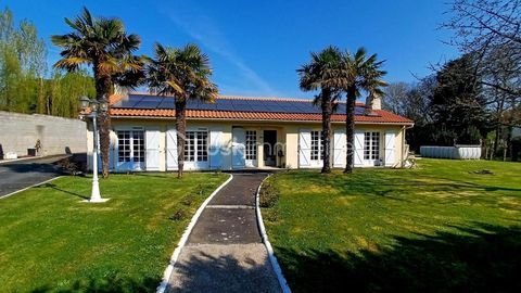   A VENDRE- Ensemble immobilier rare avec 3 maisons et �tang priv�- 5700m2 - La Chapelle Achard Maison - 8 pi�ce(s) - 154 m�