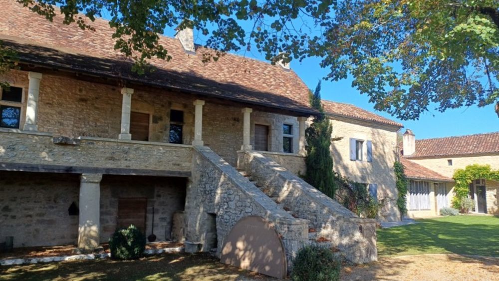 � vendre  Propri�t�/ch�teau P�rigueux (24000)