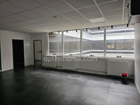 Bureau de 70 m2 &agrave; louer &agrave; Cergy Pr&eacute;fecture 1196 95000 Cergy
