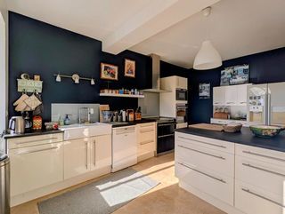  Propri�t�/ch�teau � vendre 8 pi�ces 289 m�