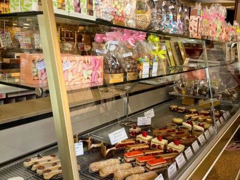 SECTEUR COMPIEGNE -  P&acirc;tisserie,  Chocolaterie, Glacier avec logement 379000 60200 Compiegne