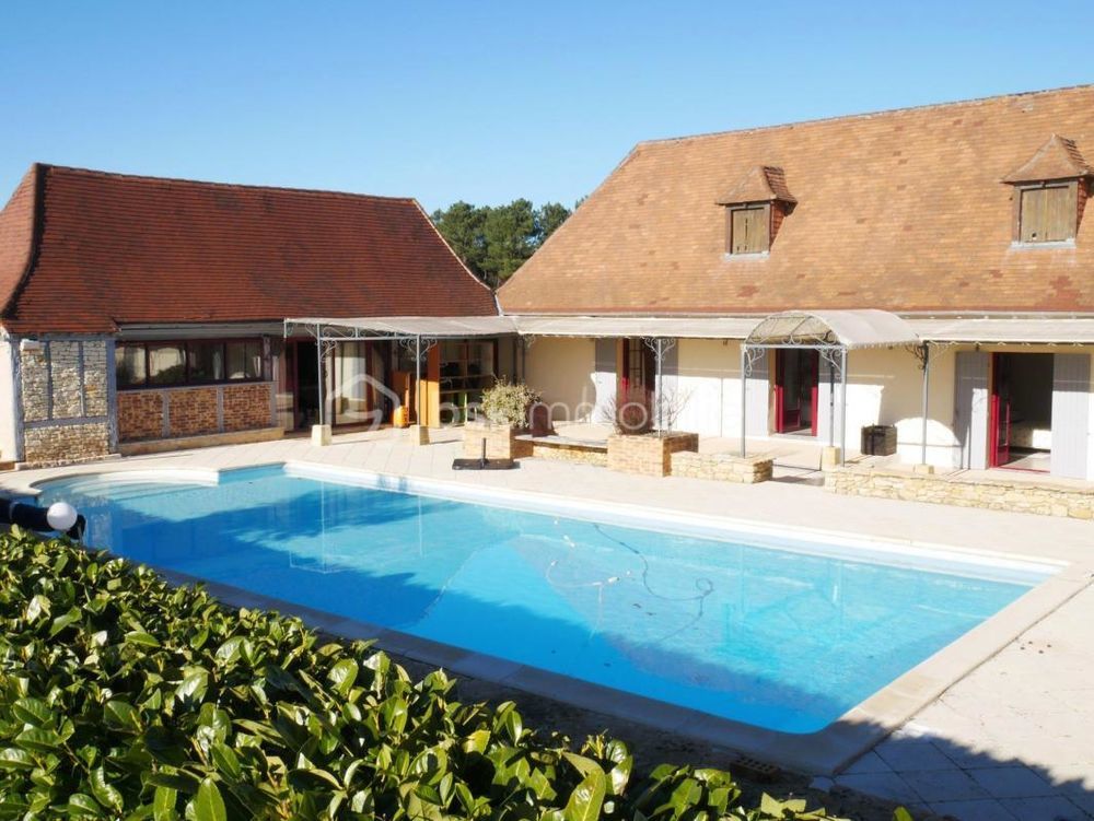 � vendre  Propri�t�/ch�teau La Douze (24330)