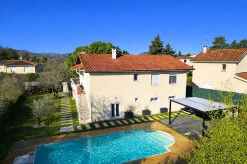   GREZIEU LA VARENNE LIMITE CRAPONNE : Maison avec piscine Maison - 5 pi�ce(s) - 167 m�