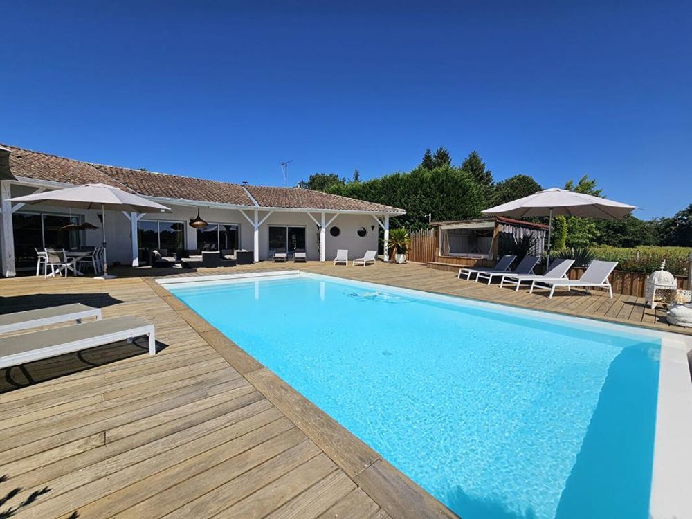 � vendre  Propri�t�/ch�teau Saint-Julien-en-Born (40170)