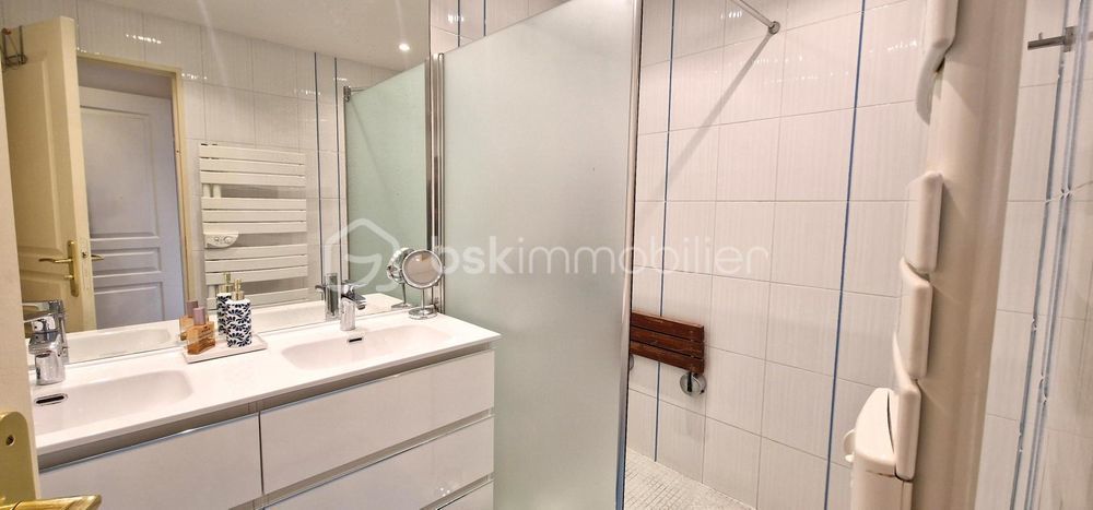 � vendre  Maison �ze (06360)