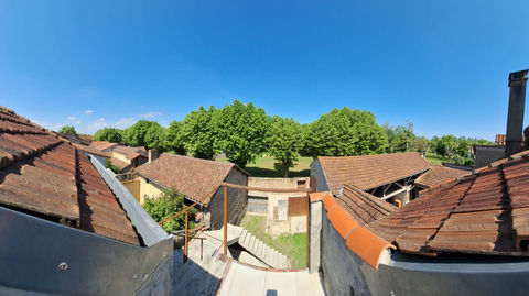   ?  � VENDRE � Maison de ville 213 m� avec 4 appartements � finir de r�nover � RISCL� (Gers 32) Maison - 8 pi�ce(s) - 213 m�