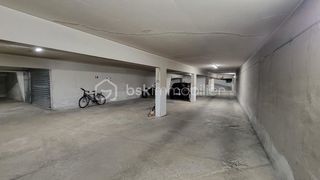  Parking / Garage � vendre 12 m�