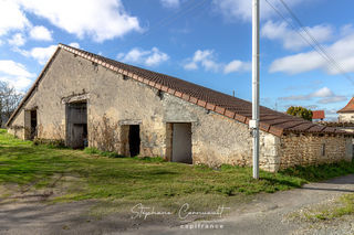  Remise / Grange � vendre 1 pi�ce 210 m�