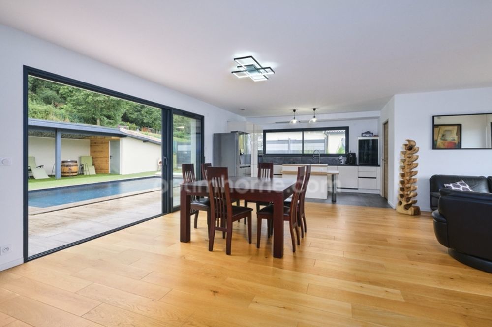 � vendre  Villa Vienne (38200)