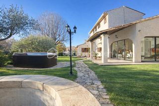  Maison � vendre 6 pi�ces 215 m�