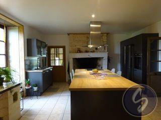  Maison � vendre 9 pi�ces 327 m�