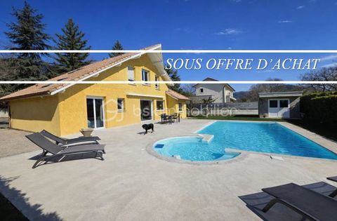   Villa contemporraine     490 000 � Maison - 7 pi�ce(s) - 161 m�