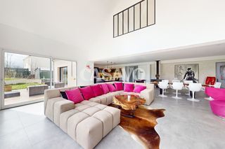  Propri�t�/ch�teau � vendre 6 pi�ces 210 m�