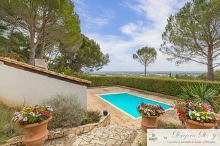  Maison � vendre 6 pi�ces 223 m�