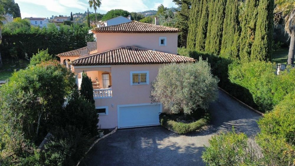 � vendre  Villa Mandelieu-la-Napoule (06210)