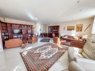  Appartement � vendre 6 pi�ces 240 m�