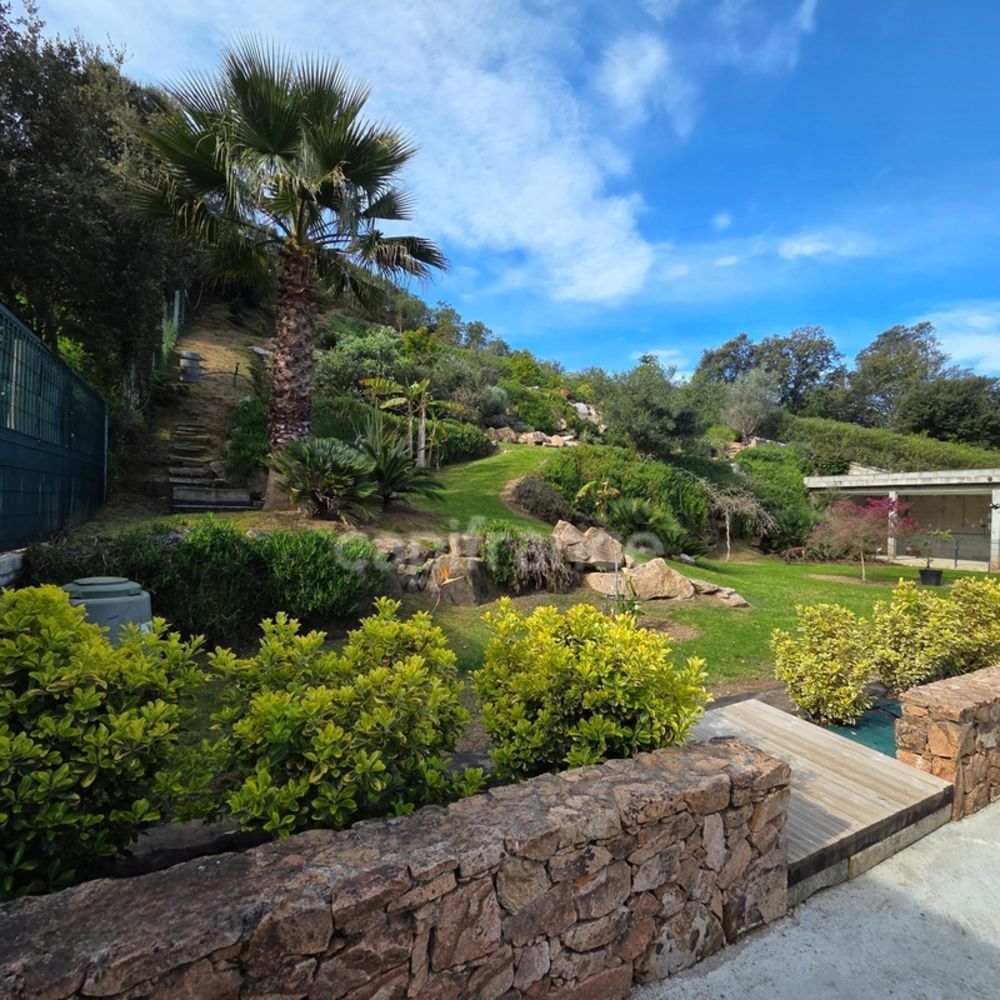 � vendre  Villa Bastelicaccia (20129)