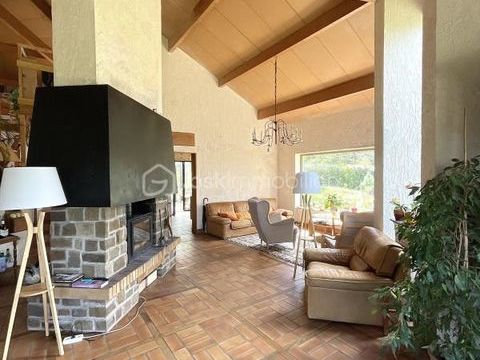   Propri�t� d'architecte avec apport solaire et vue dominante � 270 m� � Terrain divisible de 3000 m� � � 3 min de Dourdan Maison - 9 pi�ce(s) - 260 m�