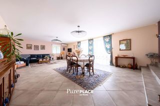  Maison � vendre 8 pi�ces 334 m�