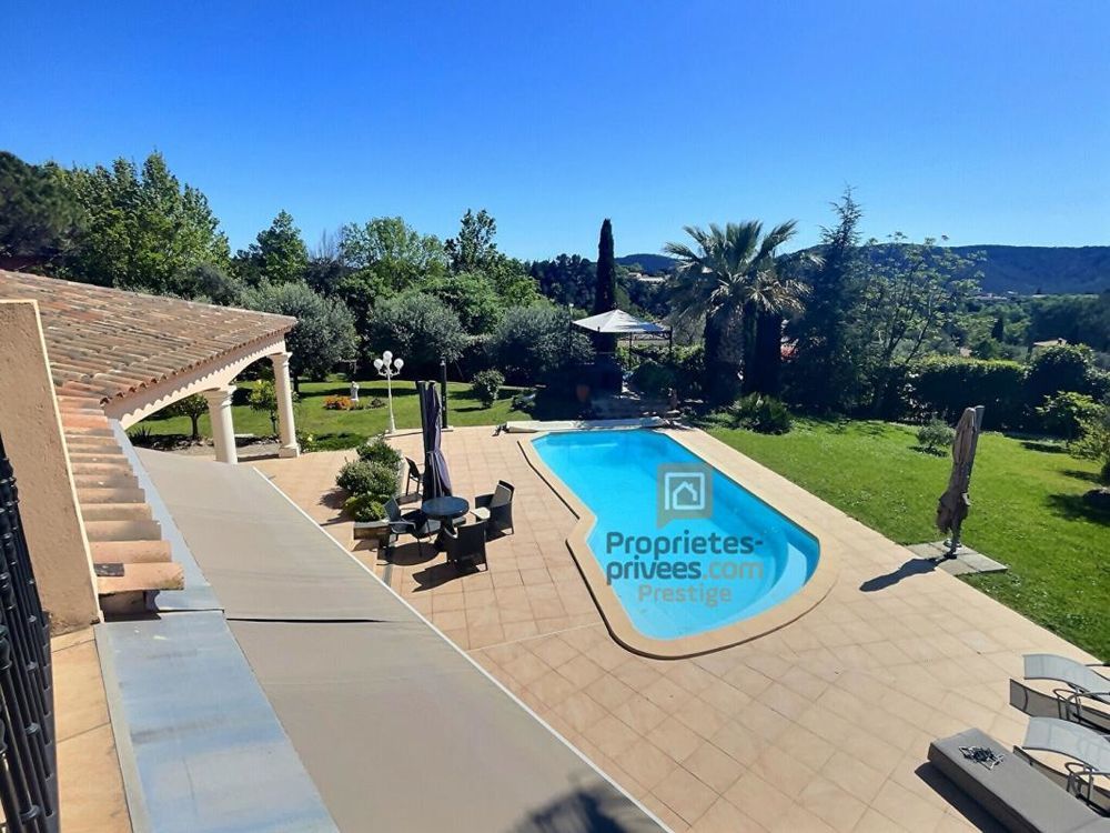 � vendre  Villa Bagnols-en-For�t (83600)