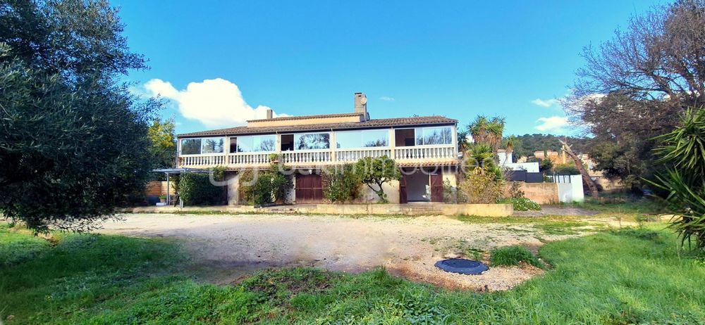 � vendre  Propri�t�/ch�teau Bormes-les-Mimosas (83230)