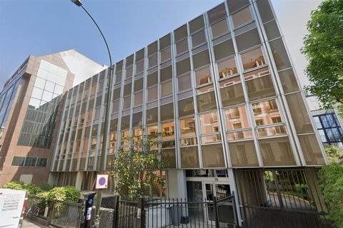 A proximit&eacute; du centre-co SO OUEST, &agrave; louer un local  de 277m&sup2; avec une belle HSP 4617 92300 Levallois perret