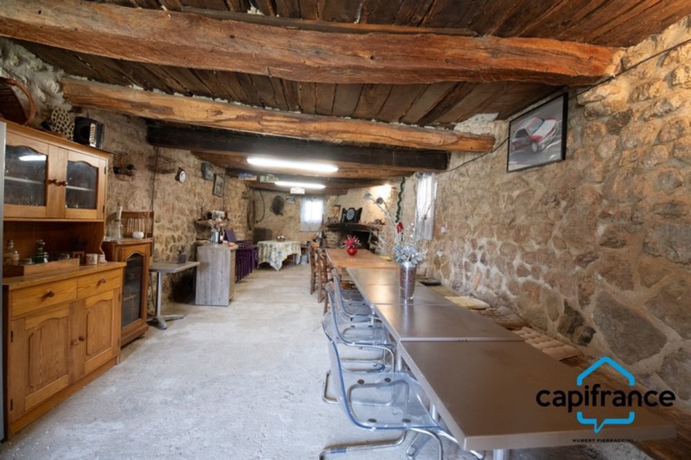 � vendre  Propri�t�/ch�teau R�gusse (83630)