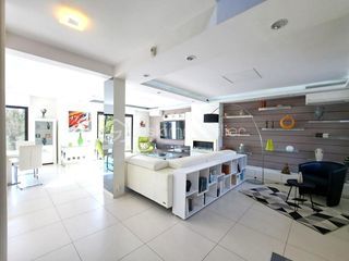  Propri�t�/ch�teau � vendre 9 pi�ces 249 m�