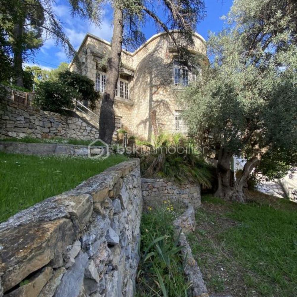 � vendre  Propri�t�/ch�teau Toulon (83200)