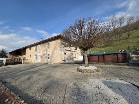   Propri�t� Villages du Lac de Paladru     470 000 � Propri�t�/ch�teau - 5 pi�ce(s) - 141 m�