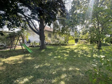  Tr�s jolie maison sur sous-sol total avec son garage et son jardin arbor� ! Maison - 5 pi�ce(s) - 104 m�