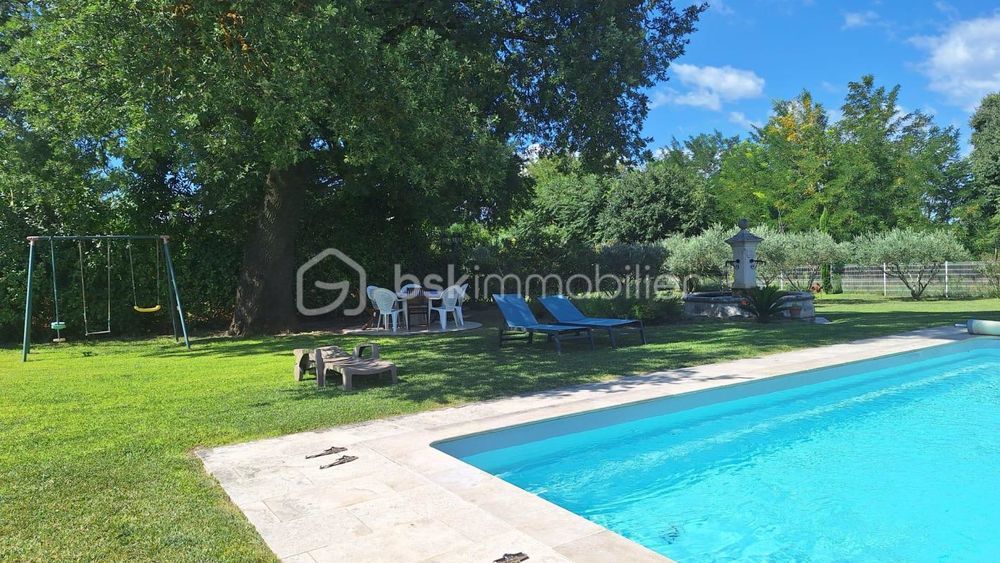 � vendre  Propri�t�/ch�teau Mondragon (84430)