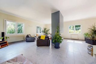  Maison � vendre 9 pi�ces 321 m�