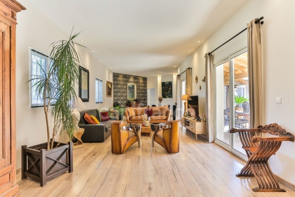 � vendre  Villa Uz�s (30700)