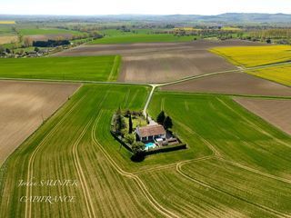  Maison � vendre 7 pi�ces 320 m�