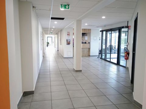 ST VALLIER - Cabinet 336 71000 Saint vallier